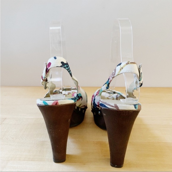 SM New York floral canvas studded peep toe pumps - Picture 4 of 13